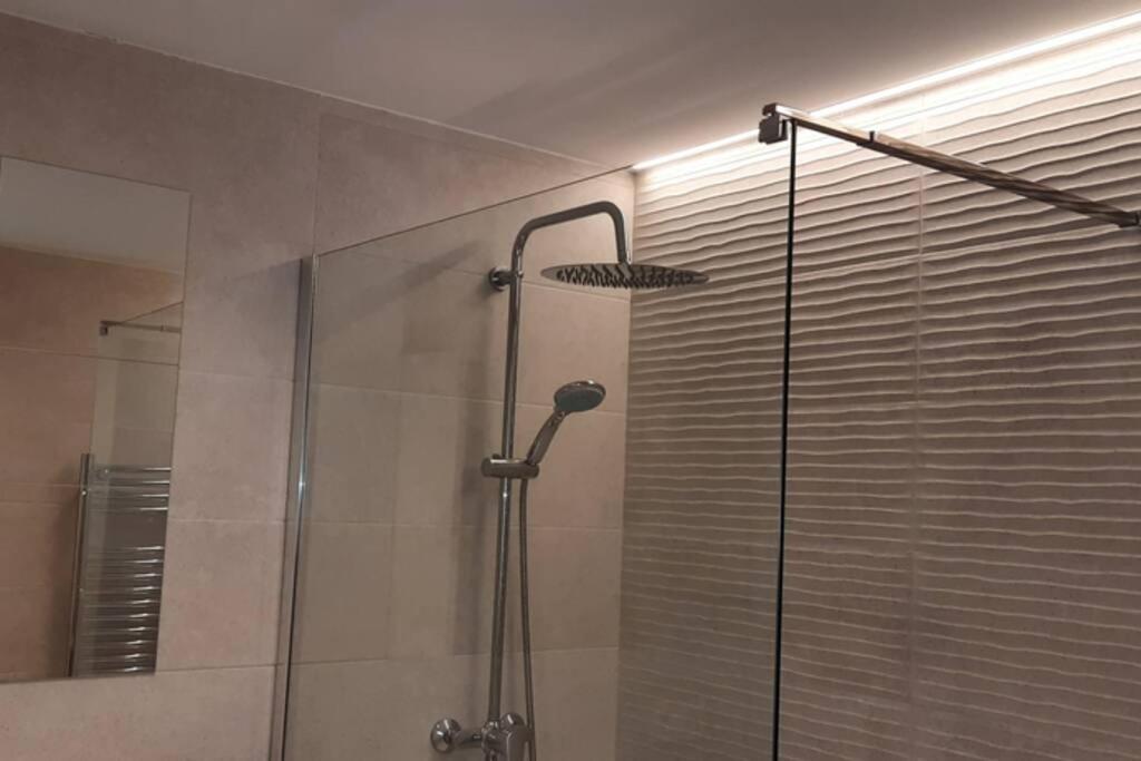 Apartamentos Milan 2 Oviedo Buitenkant foto