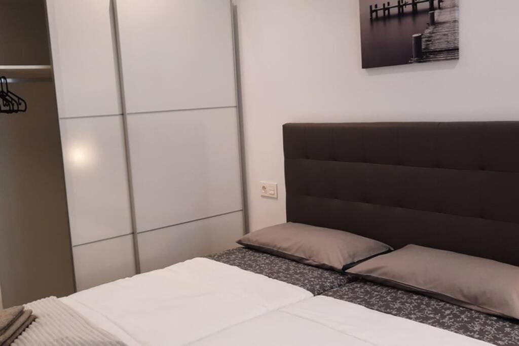 Apartamentos Milan 2 Oviedo Buitenkant foto